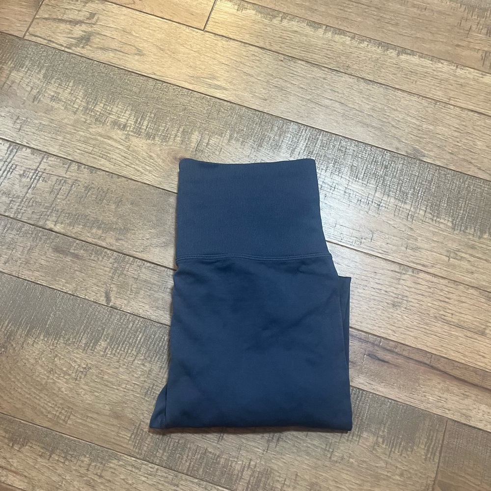 Greyish Blue Gym Leggings with Butt Scrunch
